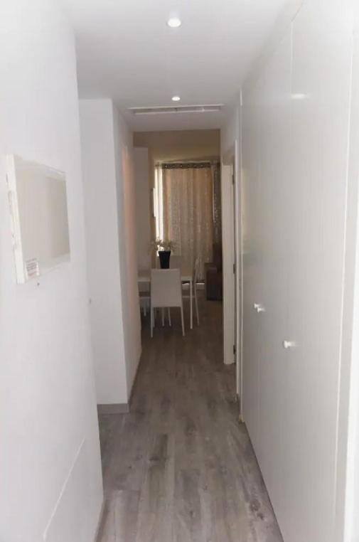 Estudio En Plaza Vara Del Rey Madrid Eksteriør billede